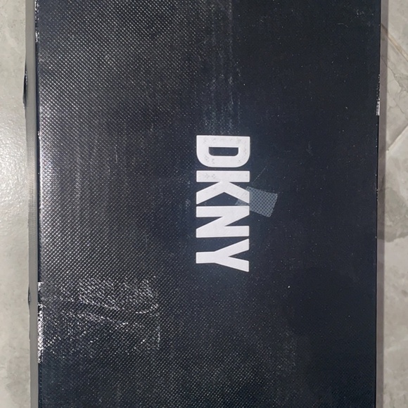DKNY METALLIC HEE;S - Picture 2 of 6